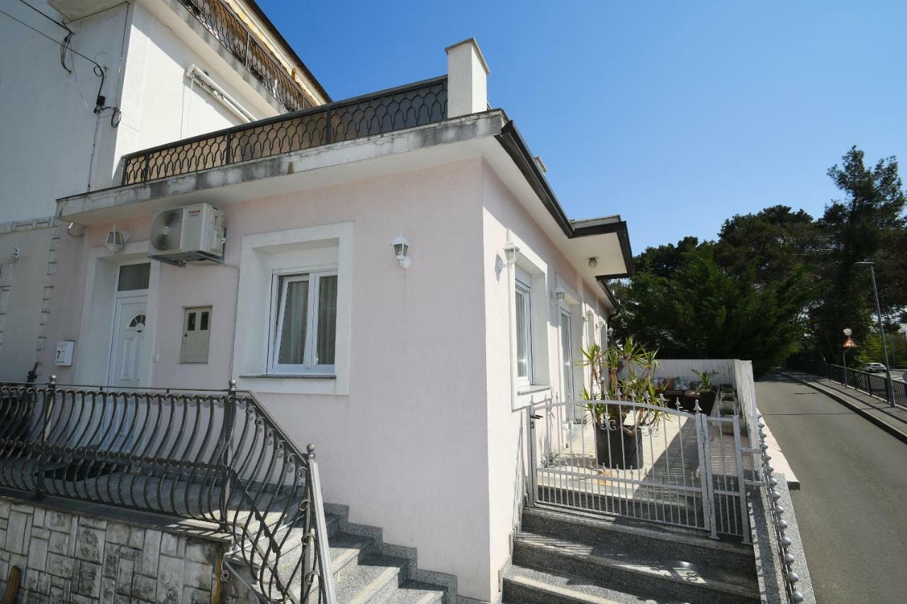 Apartment Libra With Sea View Abbázia Kültér fotó